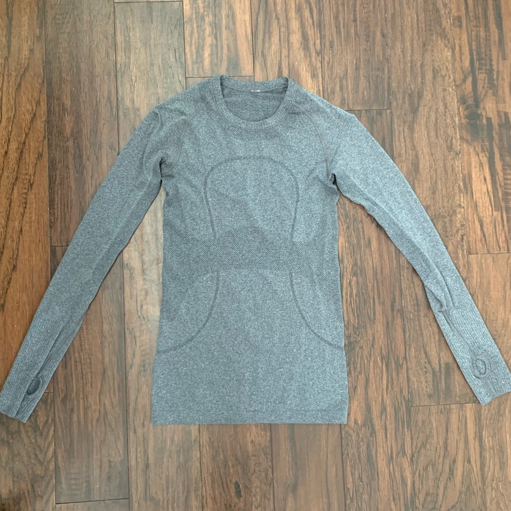 Lululemon long sleep active wear tight fit